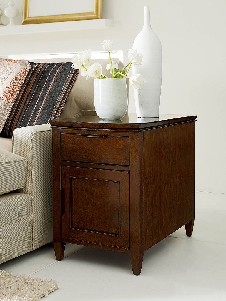 Kincaid Furniture Elise Chairside Table in Amaretto