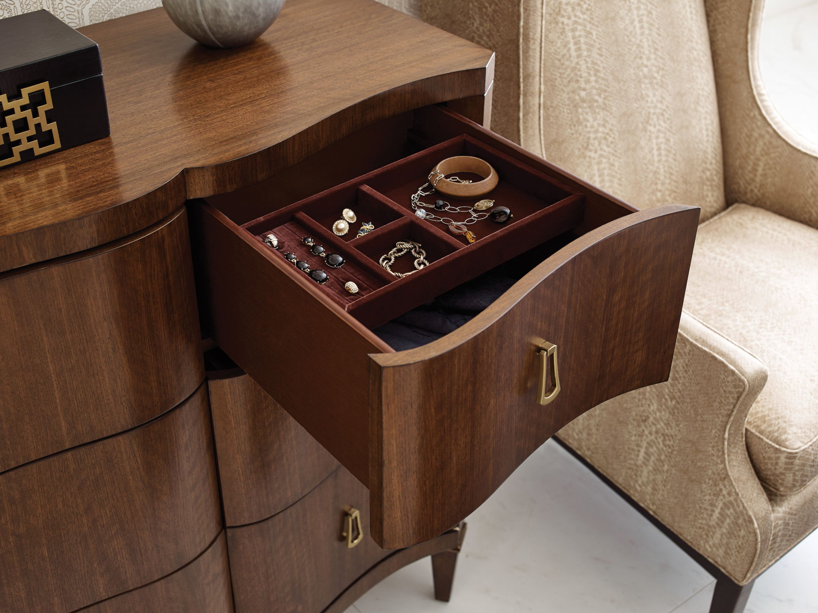 American Drew Vantage Richmond Drawer Dresser in Warm Brown