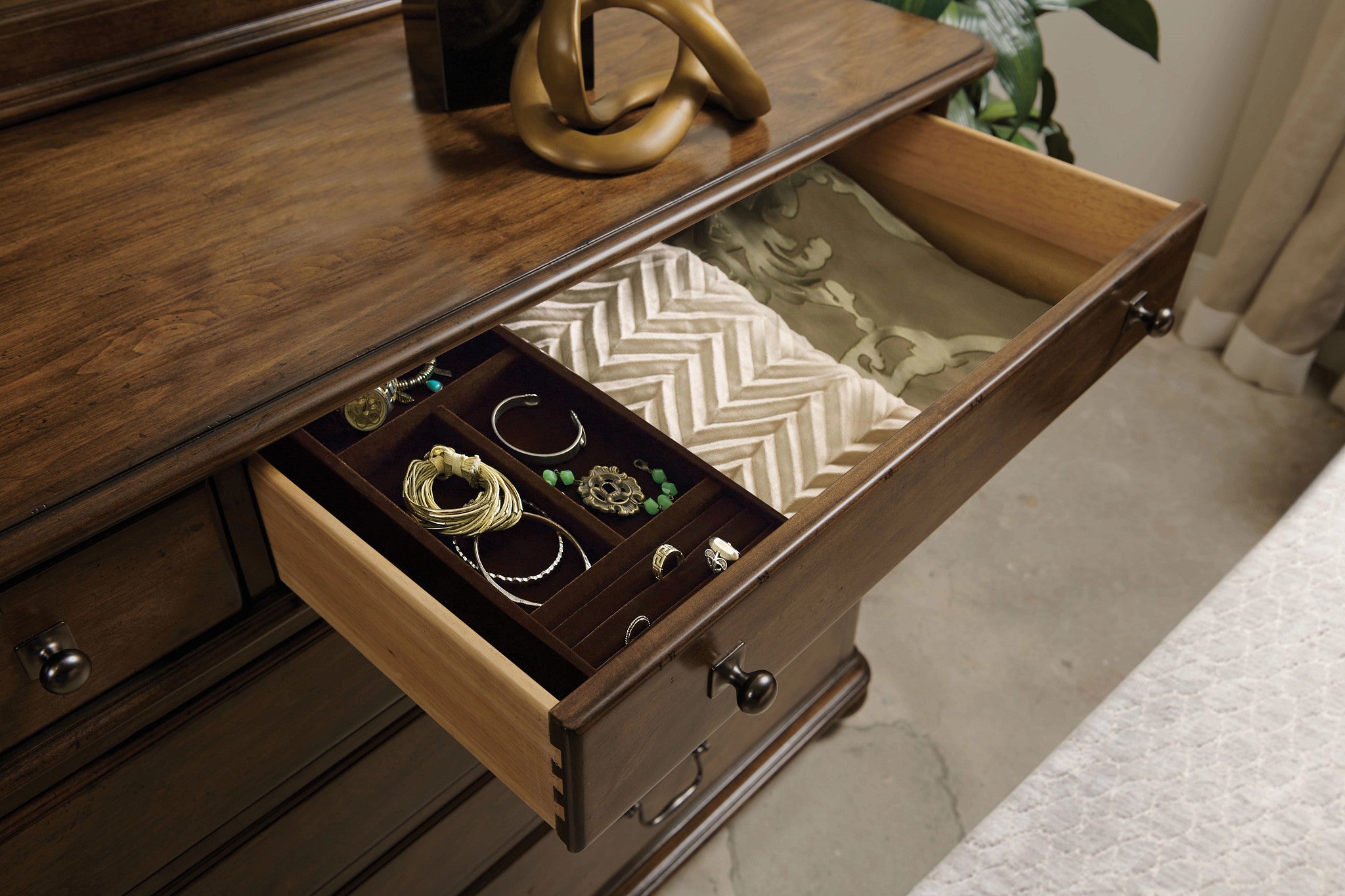 Kincaid Furniture Commonwealth Witham Drawer Dresser in Warm Brunette