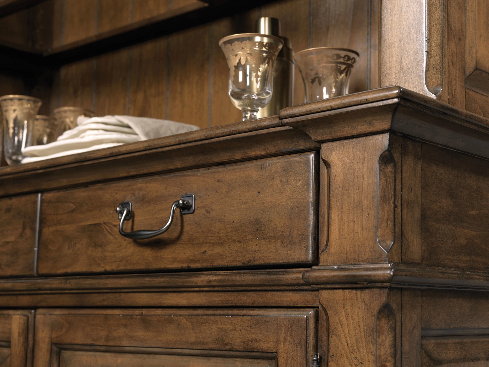 Kincaid Furniture Commonwealth Monte Buffet & Hutch in Warm Brunette