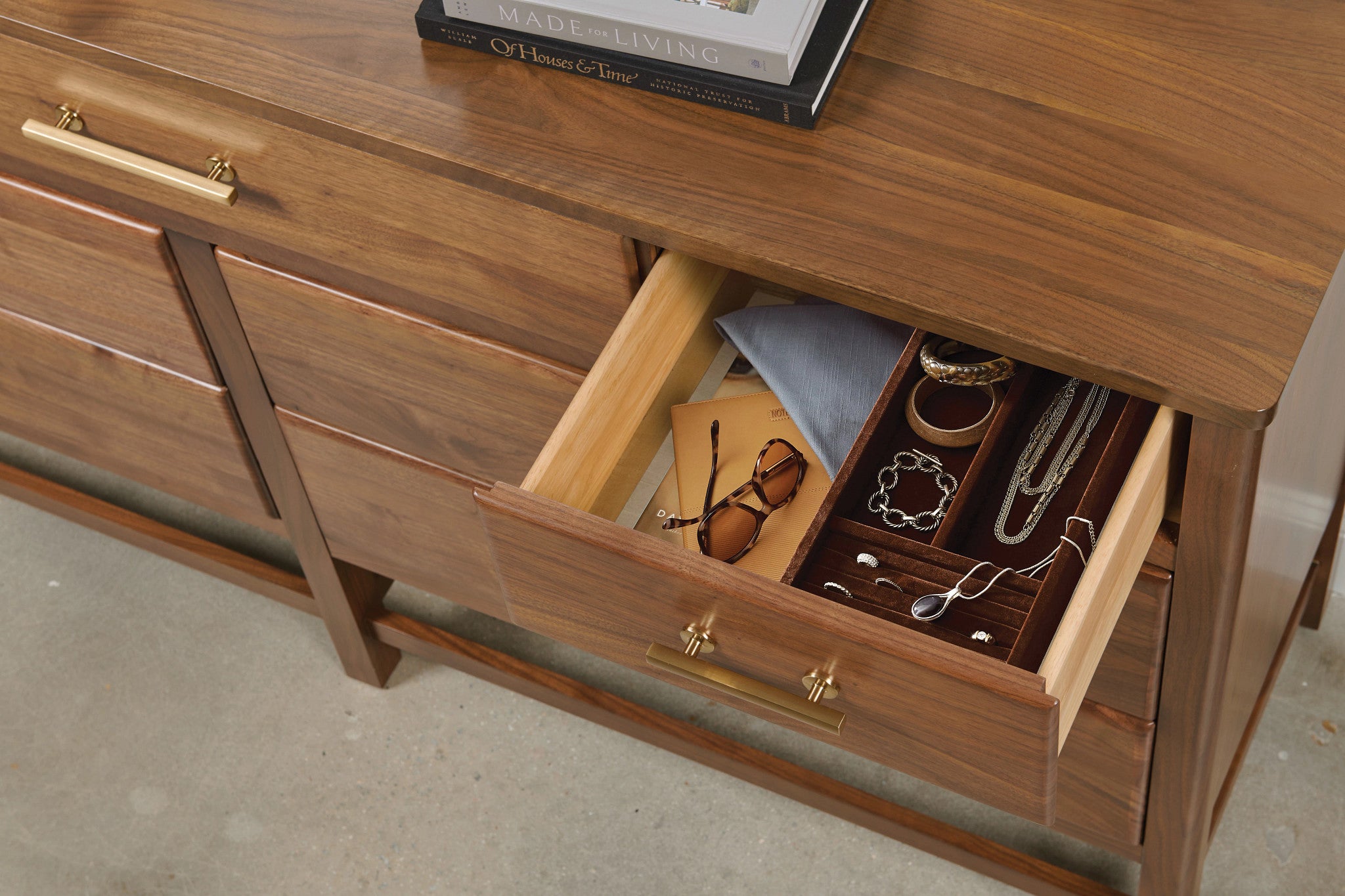 Kincaid Furniture Monogram Walnut Wonderland Seven Drawer Dresser in Walnut