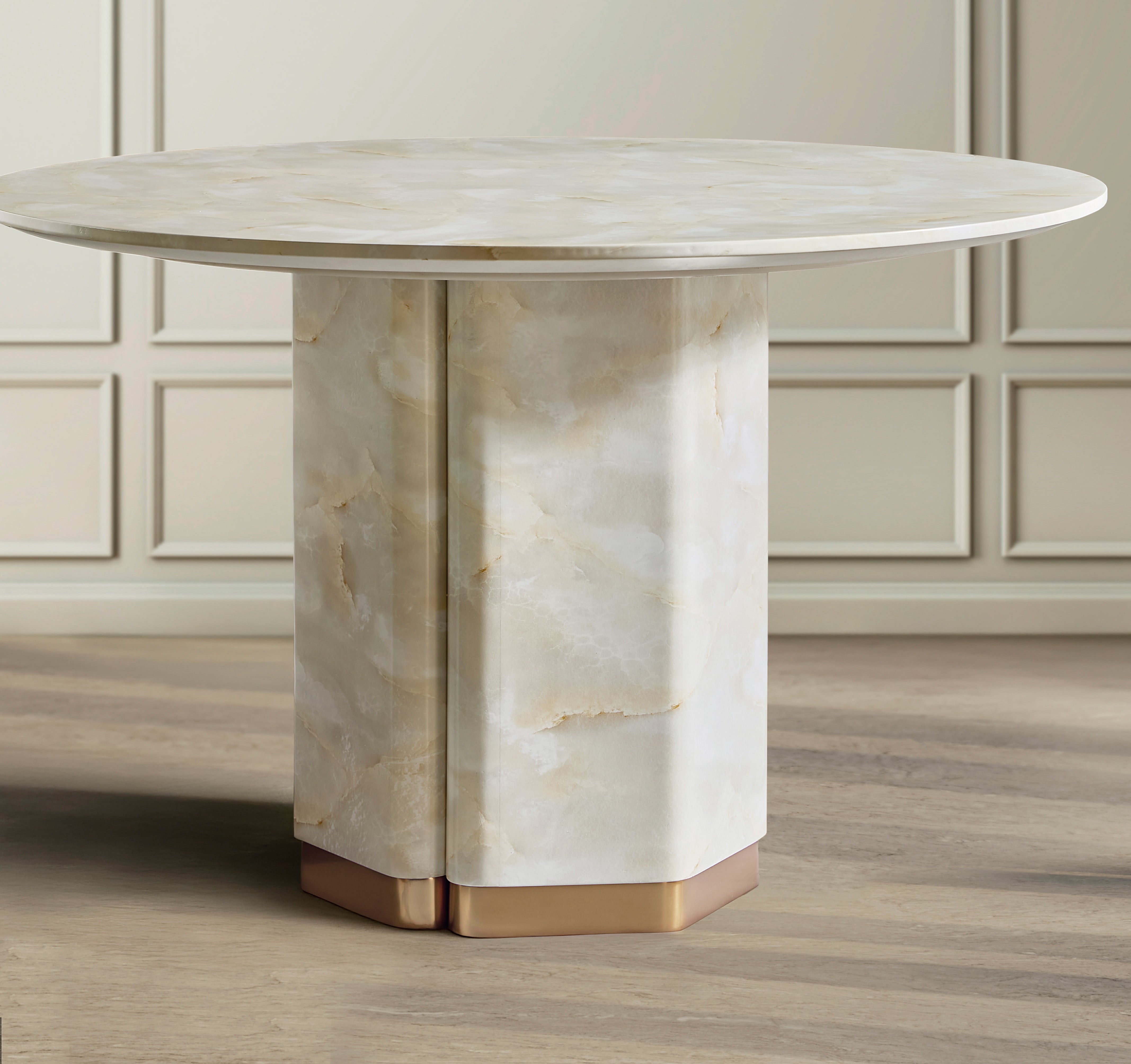 Hooker Furniture Eleana Round Dining Table