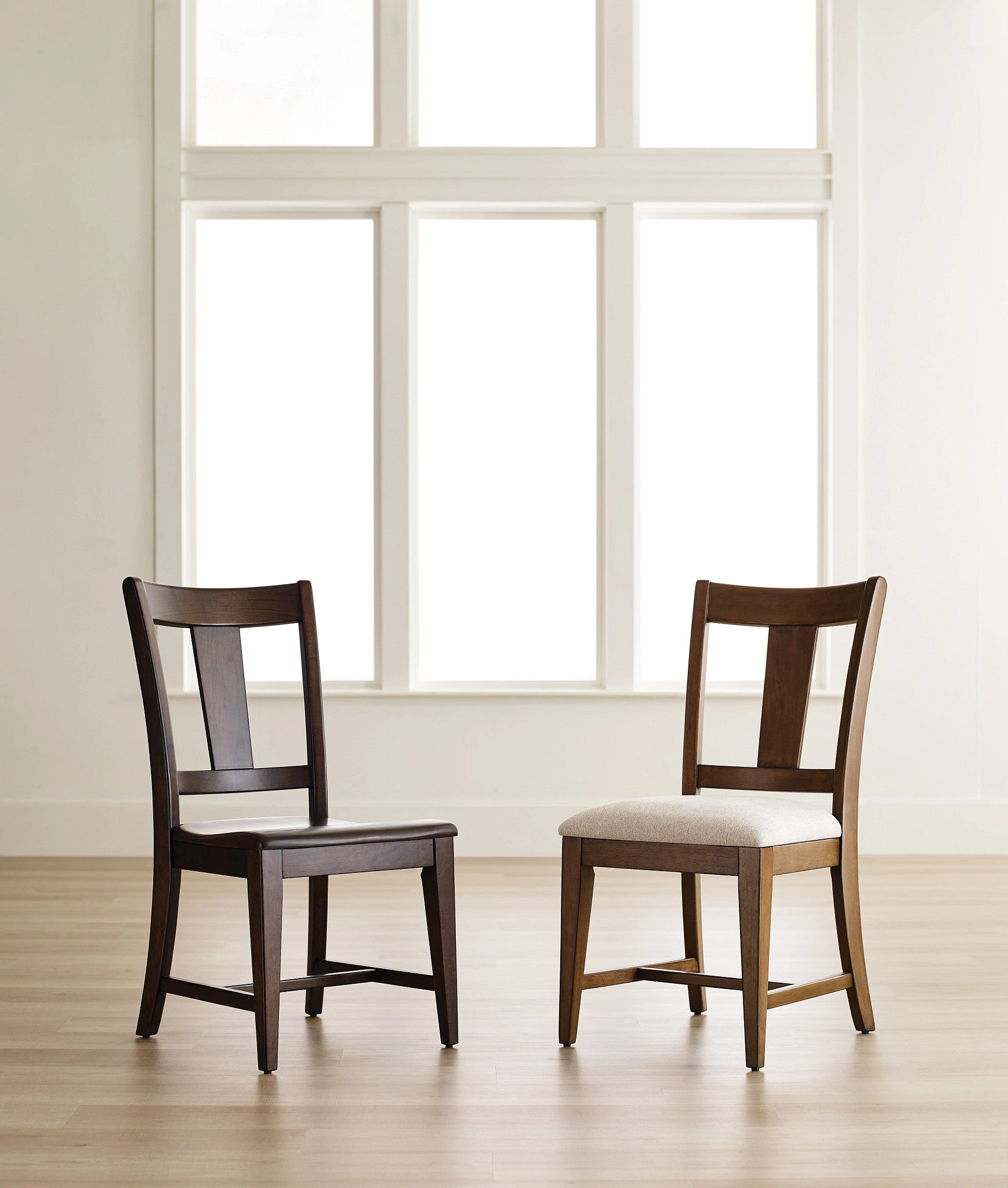 Kincaid Furniture Kafe Splat Back Chair in Latte