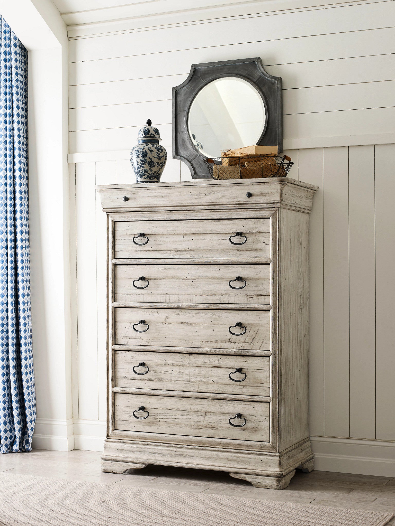 Kincaid Furniture Selwyn Prospect Drawer Chest in Cottage White