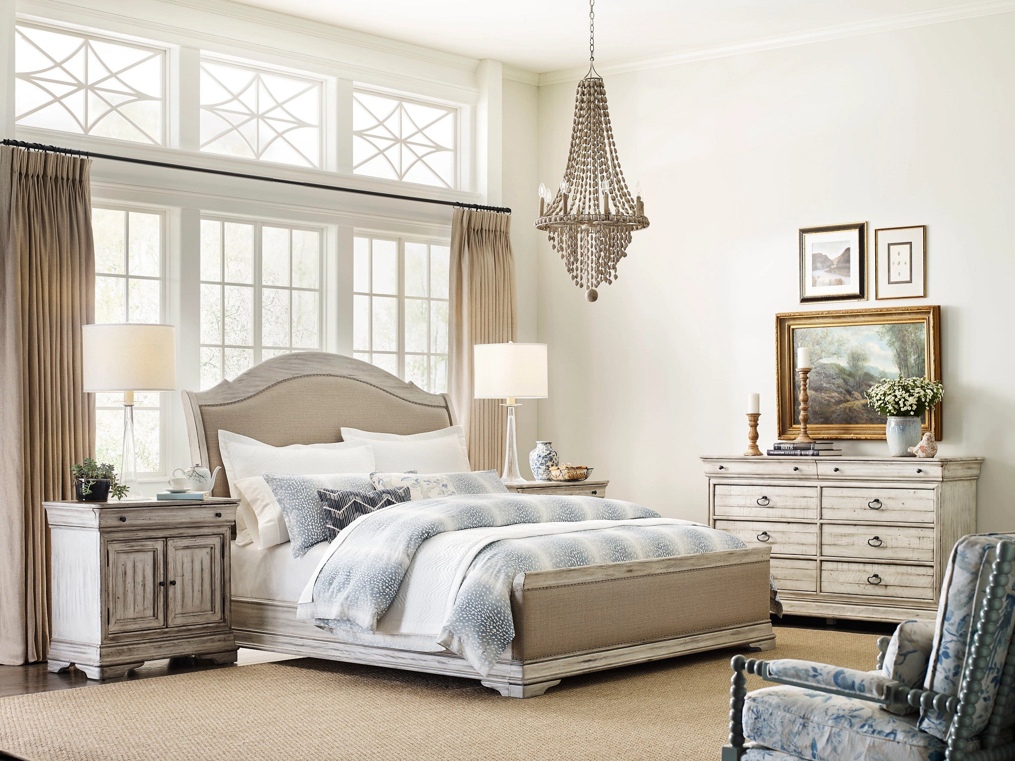 Kincaid Furniture Selwyn Kelly Uph Sleigh Bed in Cottage White