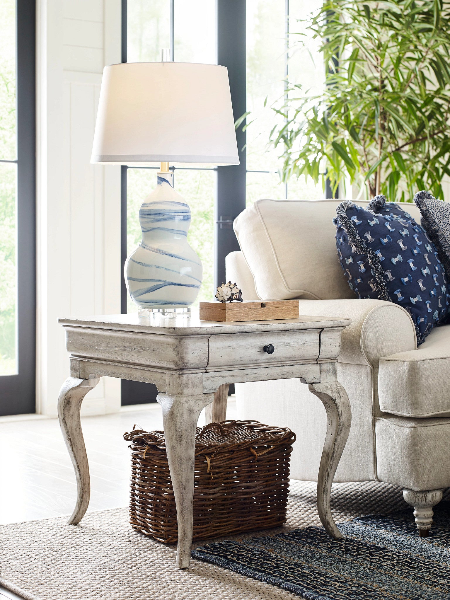 Kincaid Furniture Selwyn Kelsey End Table in Cottage White