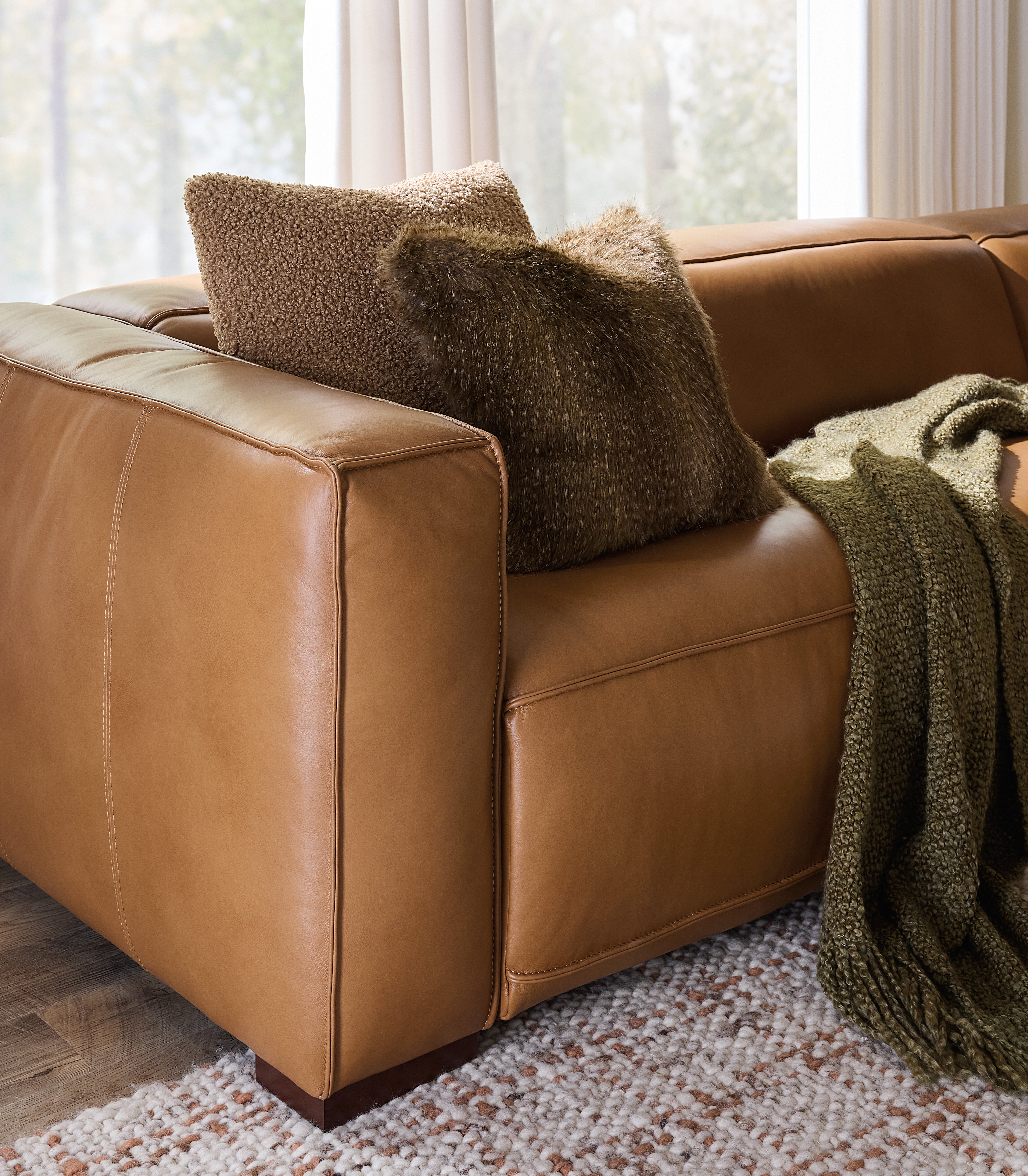 Hooker Furniture Fresco 5 Seat Sectional 4-Power Recline & Power Headrest in Brown