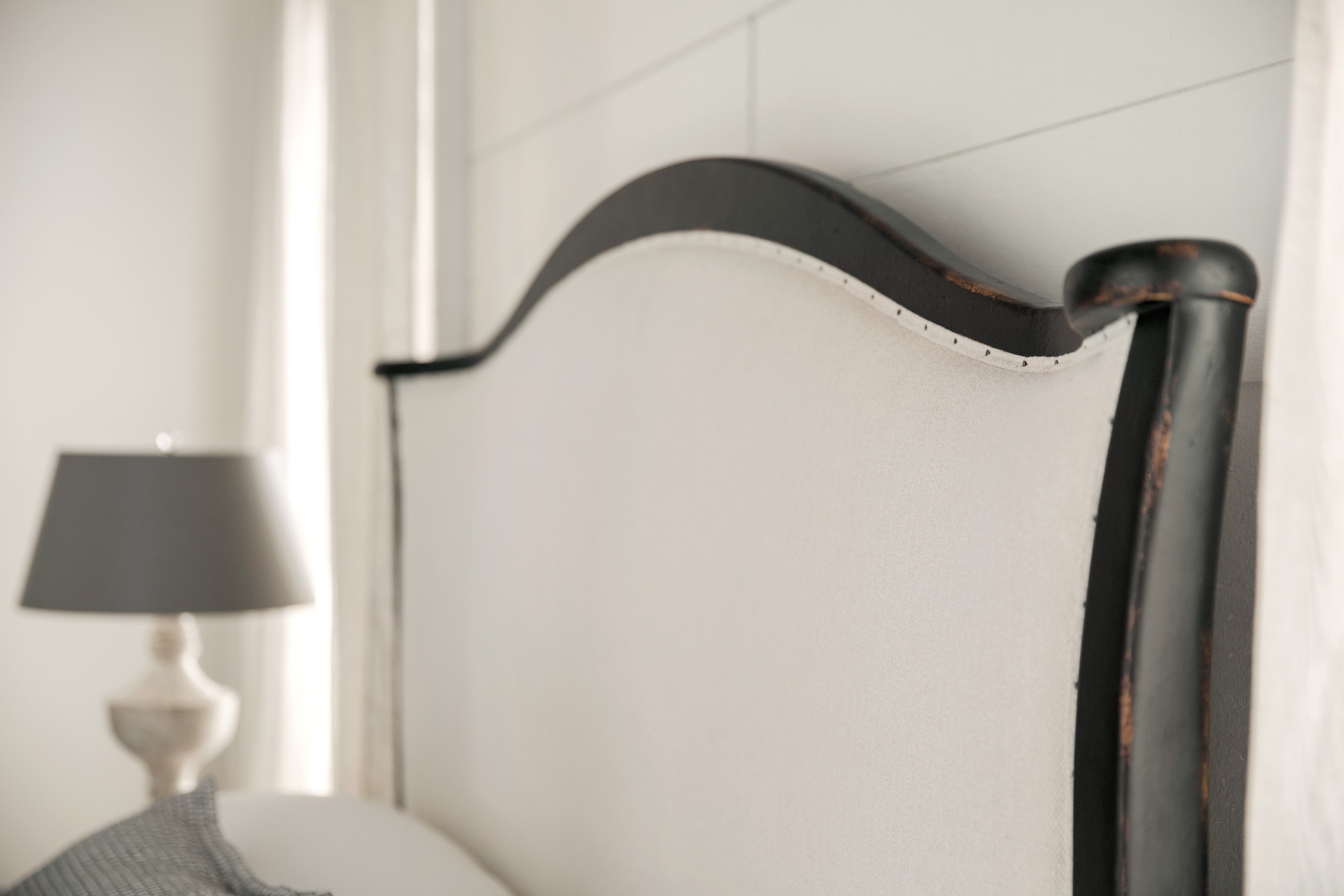 Hooker Furniture Ciao Bella Upholstered Bed- Black
