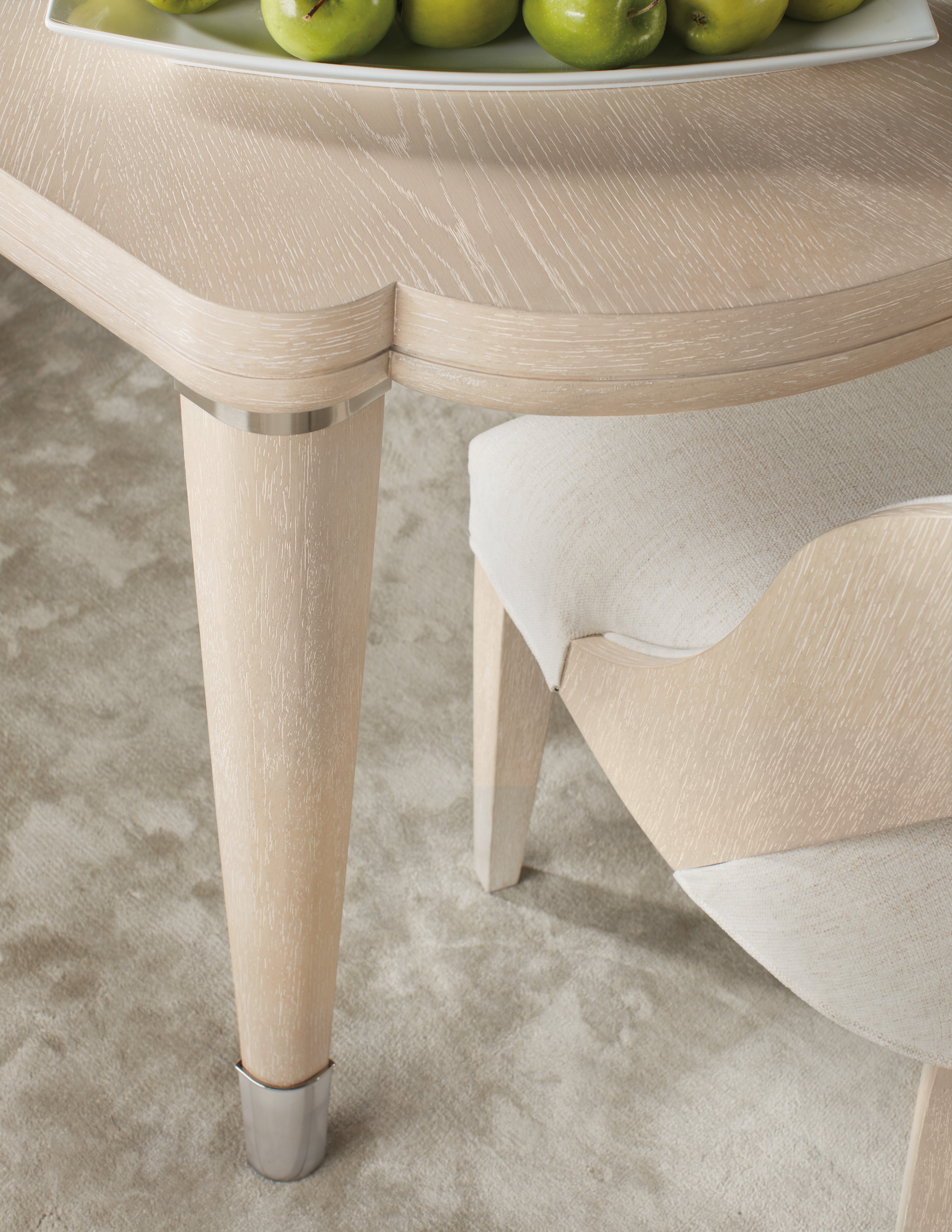 Hooker Furniture Nouveau Chic Rectangle Dining Table with 1-22in Leaf