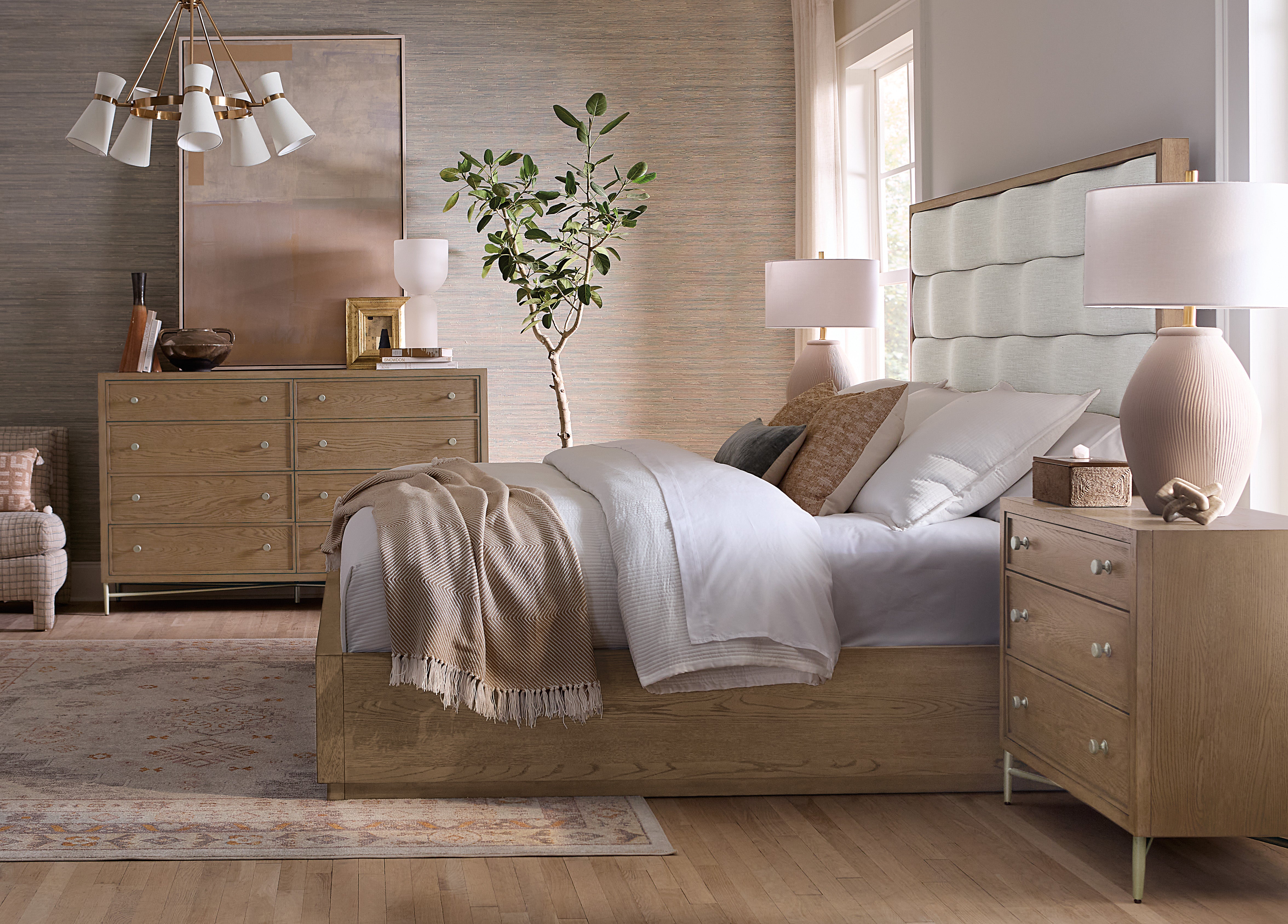 Hooker Furniture Sonnet Eight-Drawer Dresser
