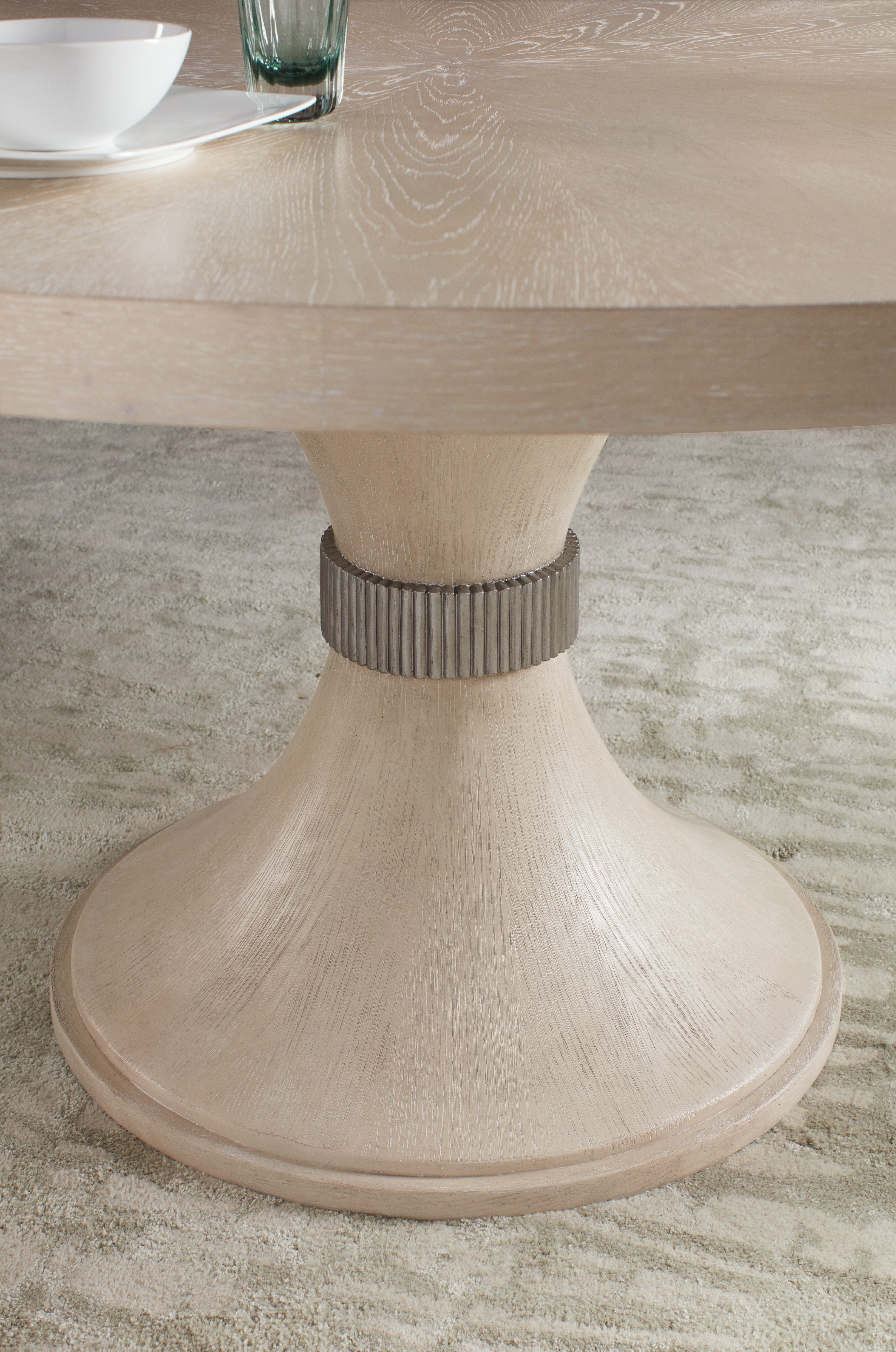 Hooker Furniture Nouveau Chic Round Pedestal Dining Table