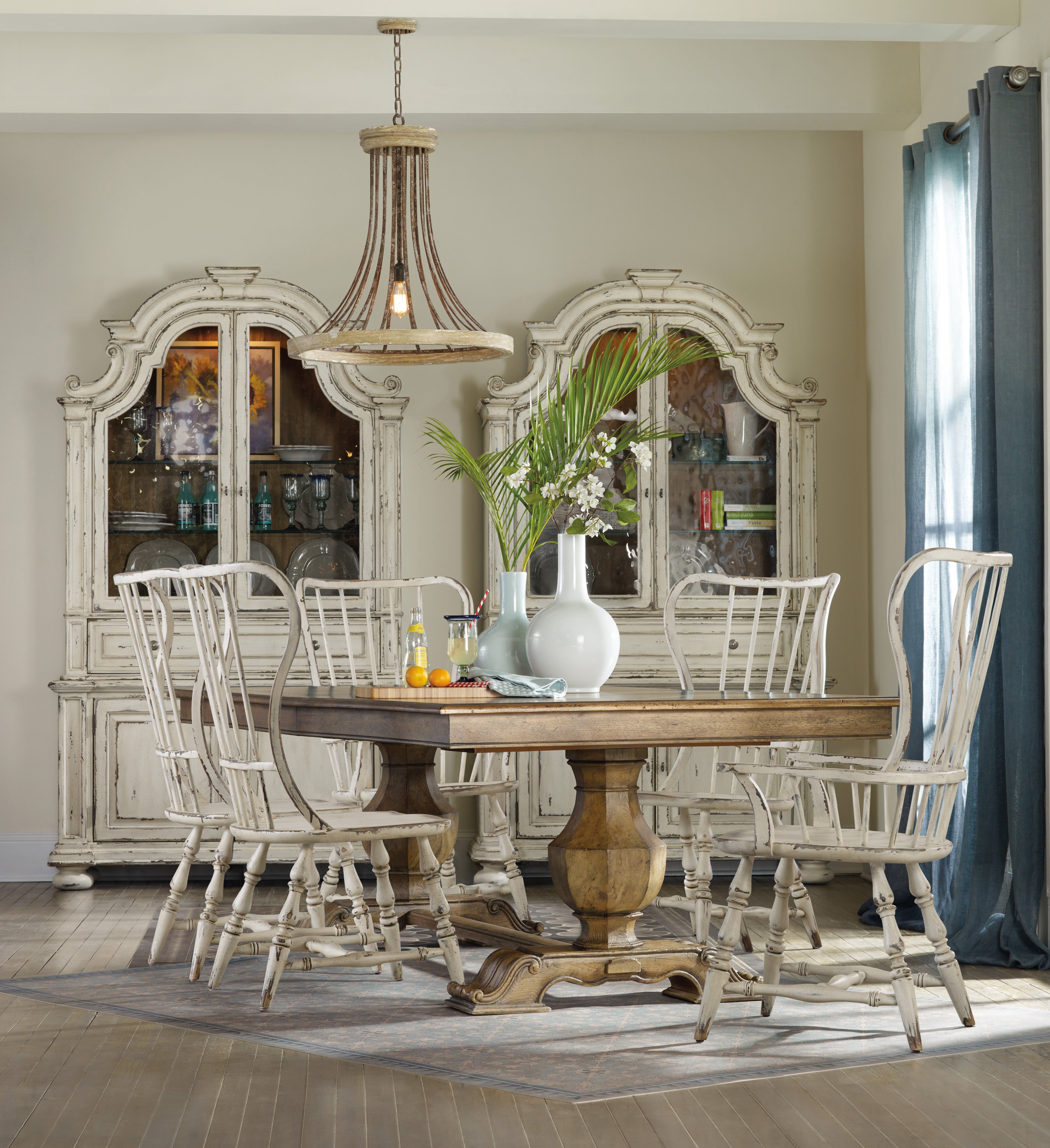 Hooker Furniture Sanctuary Spindle Back Side Chair