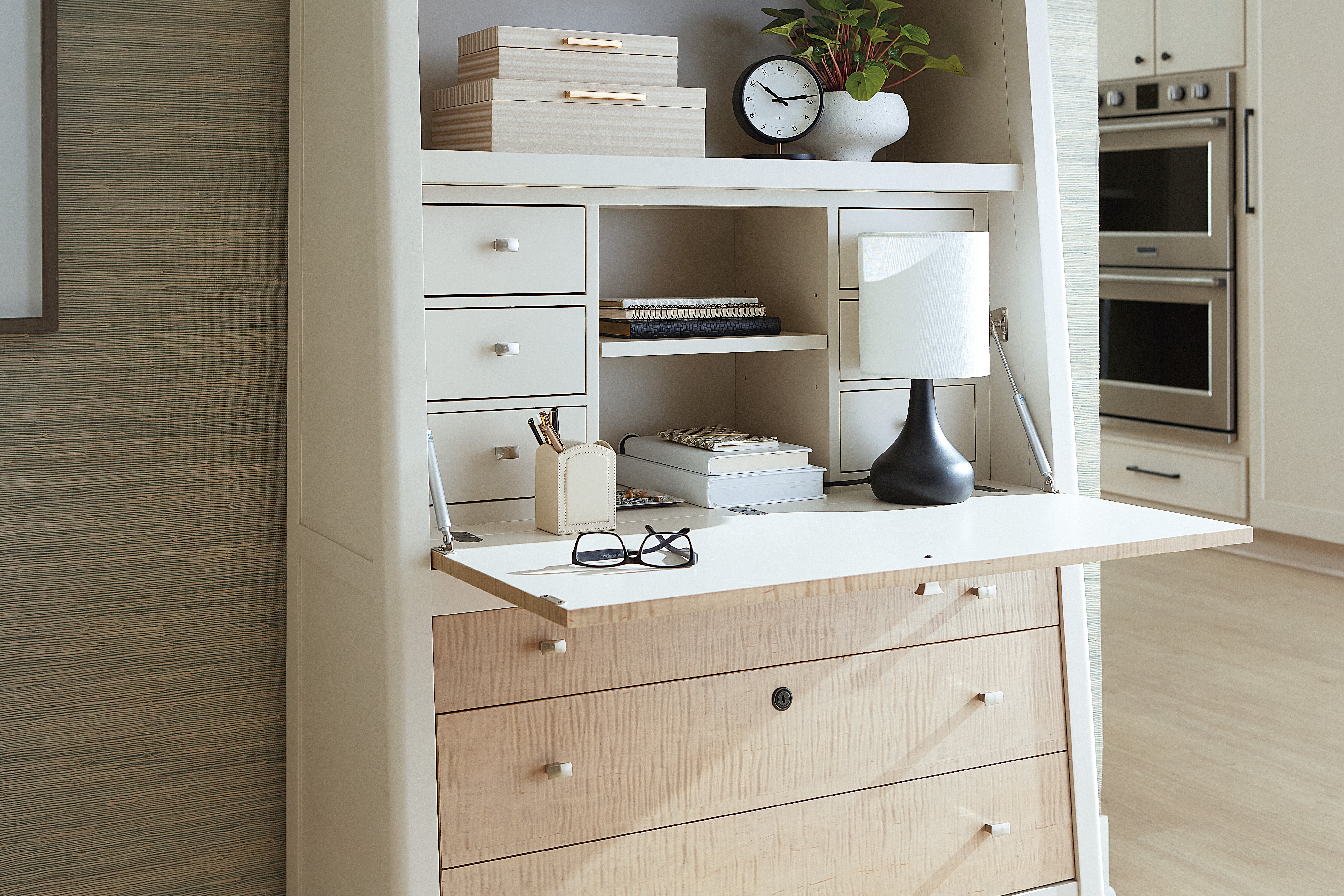 Hooker Furniture Hera Hub